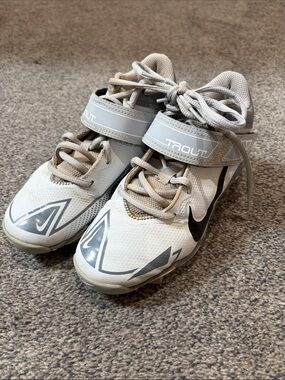 Kids baseball spikes - White and Gray - Nike Trout (size 3Y)